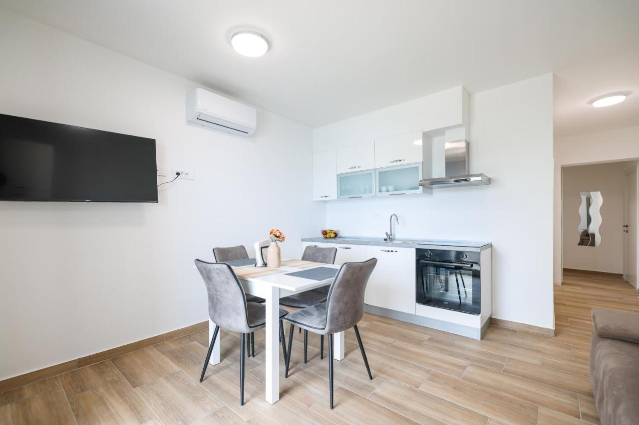 Beachfront Apartments Tic With Seaview Miletici Zewnętrze zdjęcie