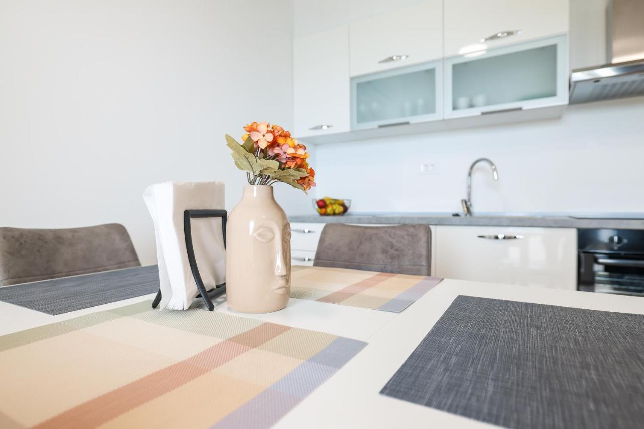 Beachfront Apartments Tic With Seaview Miletici Zewnętrze zdjęcie