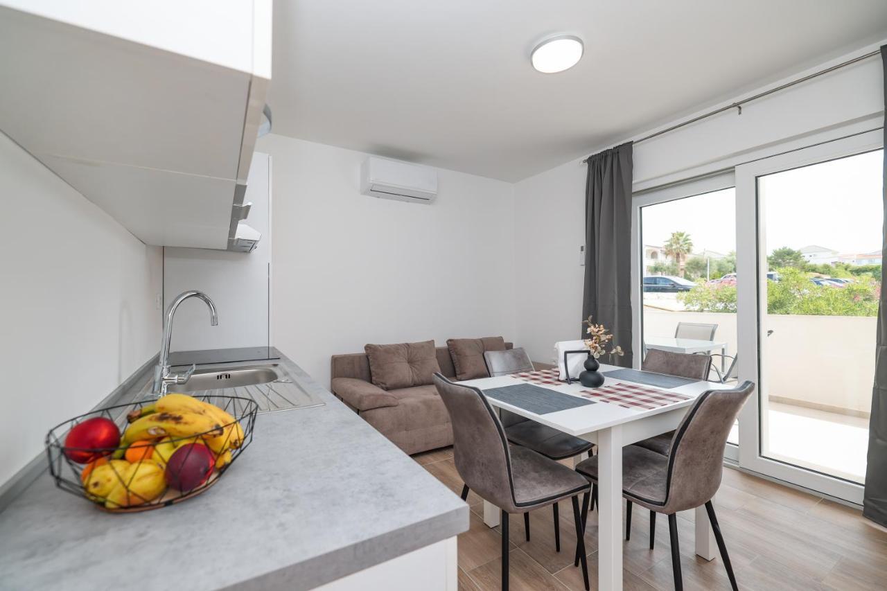 Beachfront Apartments Tic With Seaview Miletici Zewnętrze zdjęcie