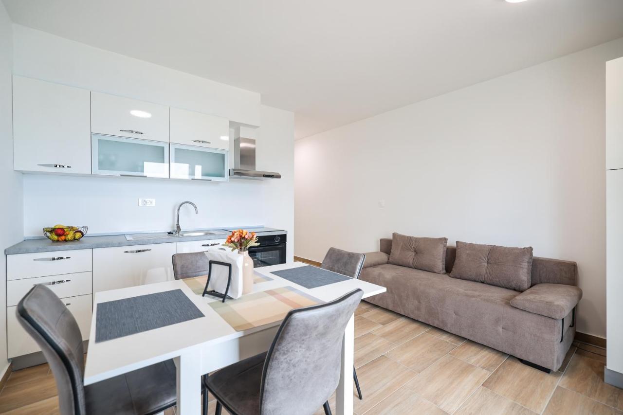 Beachfront Apartments Tic With Seaview Miletici Zewnętrze zdjęcie