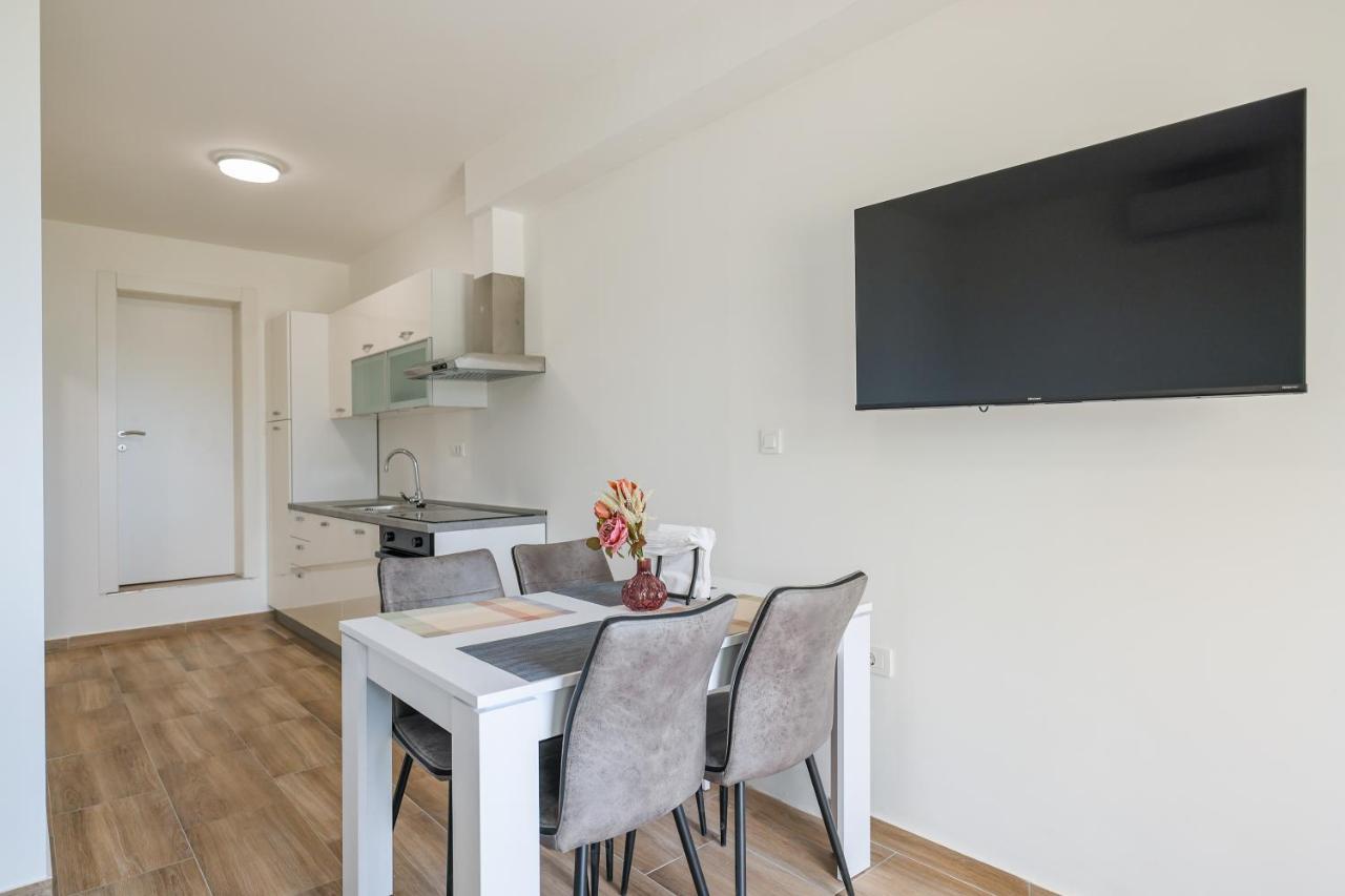 Beachfront Apartments Tic With Seaview Miletici Zewnętrze zdjęcie
