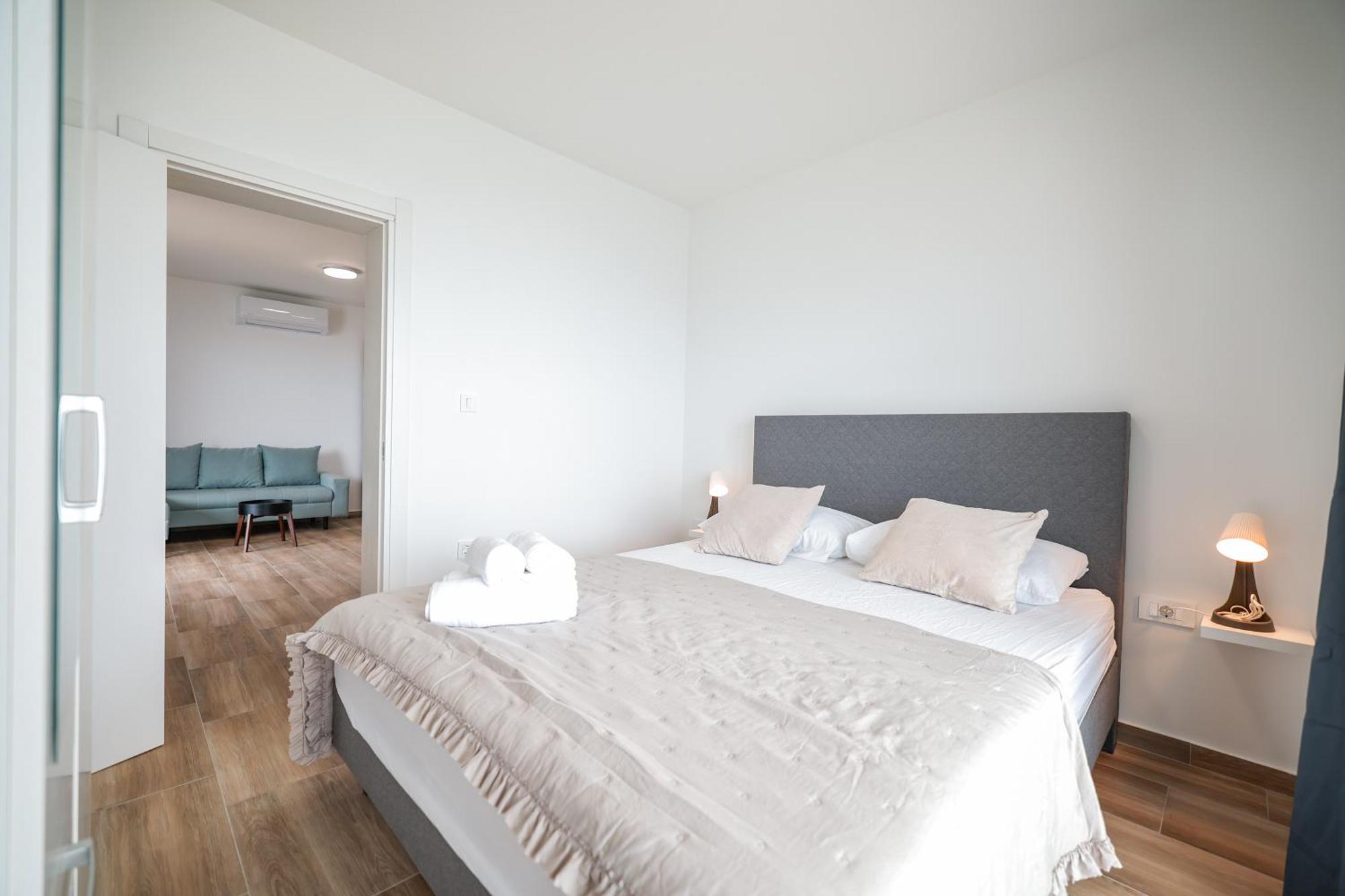 Beachfront Apartments Tic With Seaview Miletici Zewnętrze zdjęcie